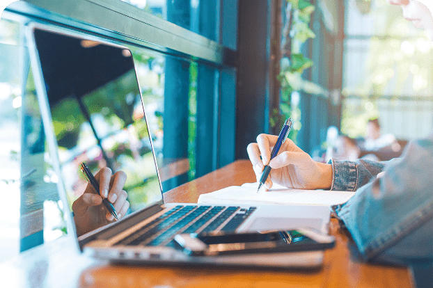 オンラインで自宅から受講が選択できる授業もあり！ブレンデッド教育システムを導入