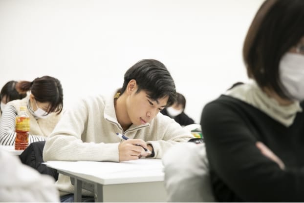 通常授業を通じて、働くために必要な知識を身に着けよう♪