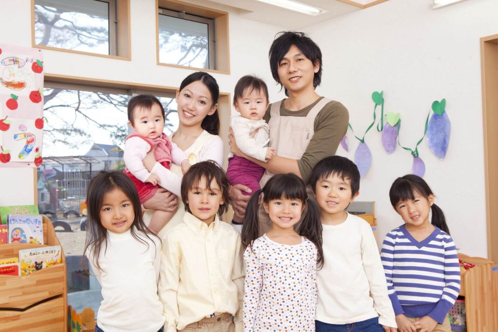 保育士の資格取得に年齢制限はあるの?